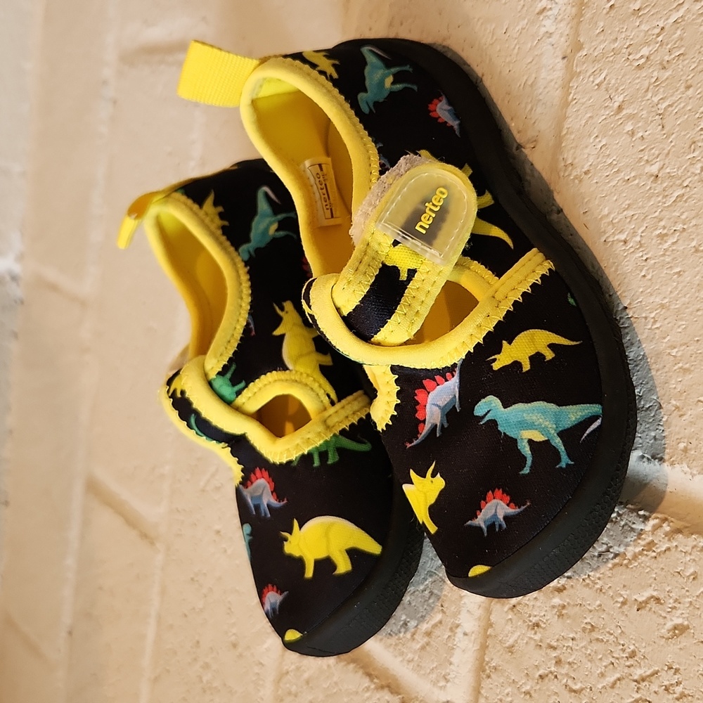 Nerteo Dinosaur print water shoes